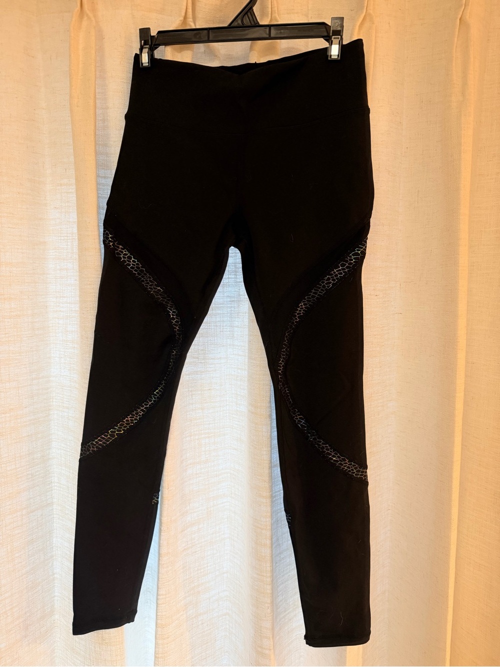 ZYIA Black Performance Leggings with Curved Stitch Detail - Picture 1 of 7